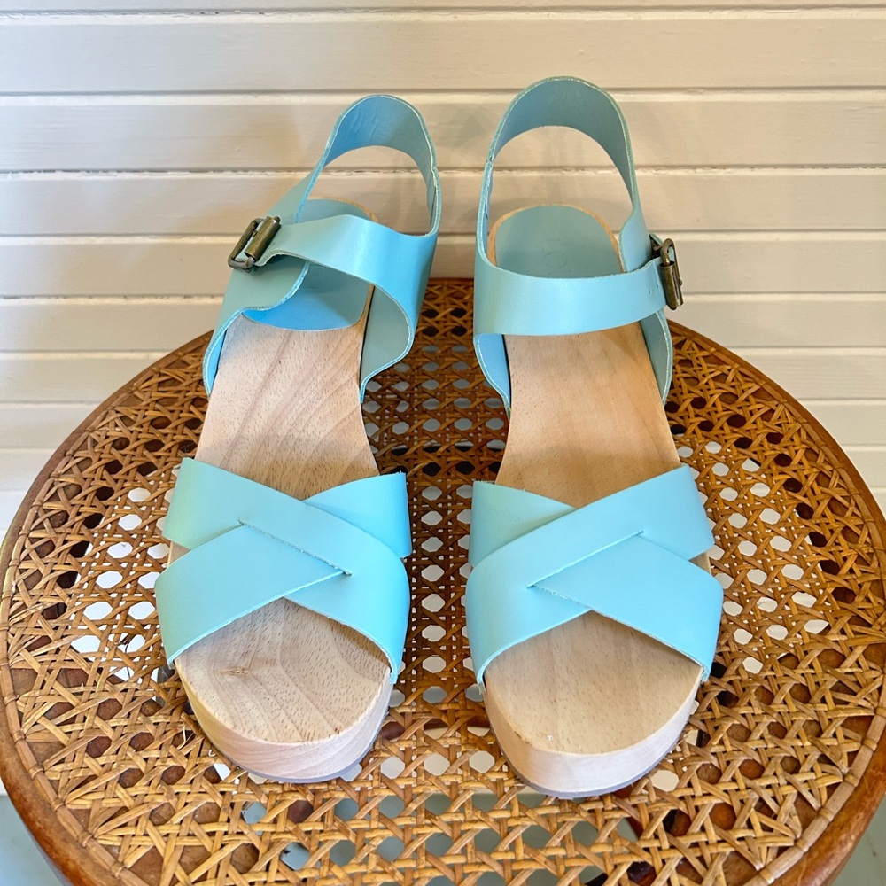 Ann Taylor Loft Blue strappy wooden clog with buckle. Size 9.5 new with box